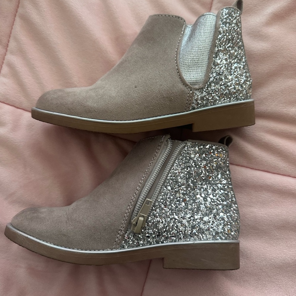 Toddler girls boots- minimal wear